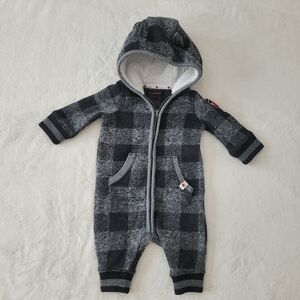 🧸2/20$ Canadiana Fleece Lined Plaid Hooded Kids Footie One Piece Size 3-6M